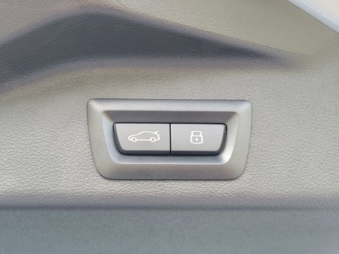 New 2026 BMW X5 xDrive50e w/ M Sport Package image 7