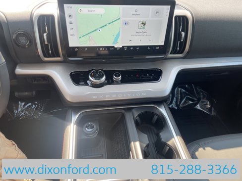 New 2025 Ford Expedition Active image 12