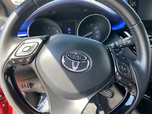 Used 2021 Toyota C-HR XLE image 13