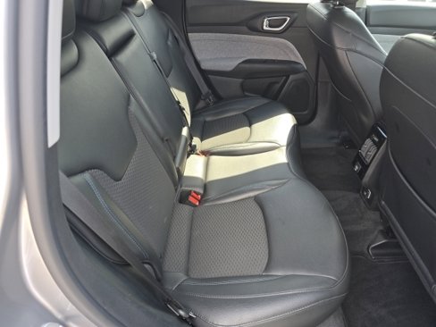 Used 2022 Jeep Compass Latitude image 14