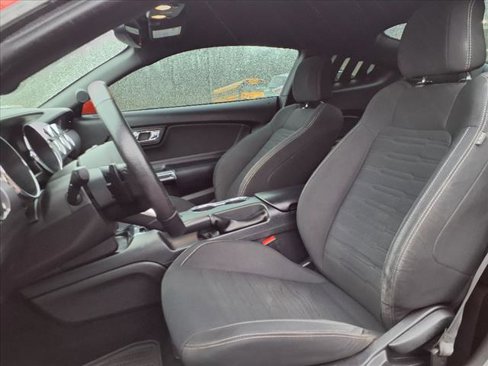 Used 2017 Ford Mustang Coupe image 10