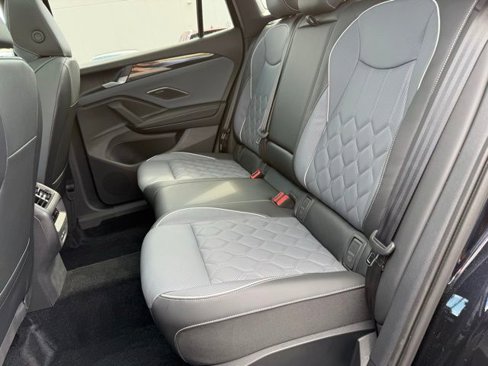 Certified 2025 Volkswagen Tiguan SEL R-Line image 29