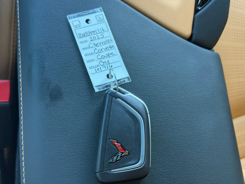 Used 2025 Chevrolet Corvette Stingray Preferred Cpe w/ Stealth Interior Trim Package image 33