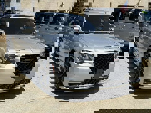 Used 2021 Chrysler 300 S image 3