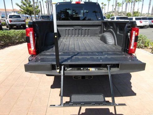 New 2025 Ford F250 Lariat w/ Lariat Ultimate Package image 28