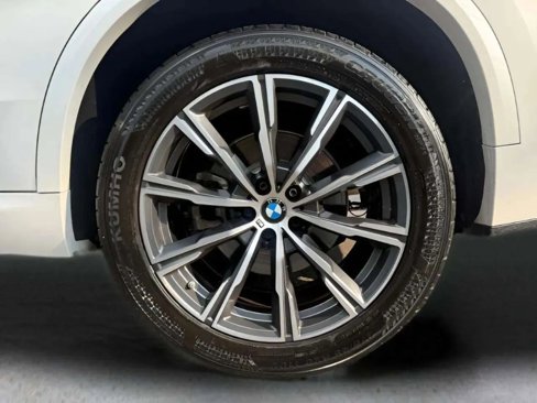Used 2021 BMW X5 xDrive40i w/ M Sport Package image 37