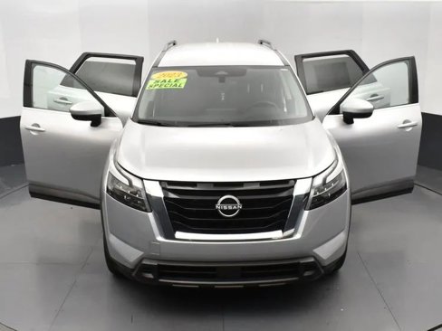 Used 2023 Nissan Pathfinder SV image 10