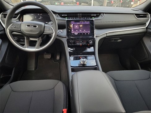 New 2025 Jeep Grand Cherokee L Laredo image 9