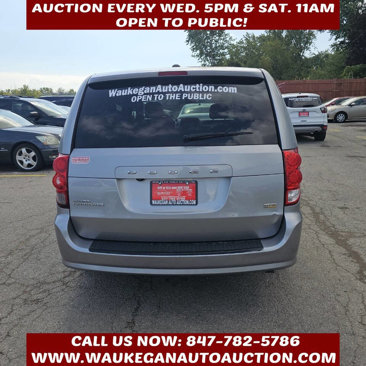 Used 2018 Dodge Grand Caravan SE image 5
