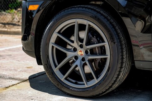 Used 2024 Porsche Macan w/ Premium Plus Package image 62