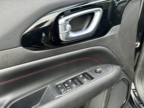 Used 2024 Jeep Compass Trailhawk image 23