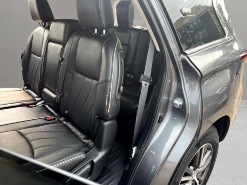 Used 2019 INFINITI QX60 Luxe w/ Essential Package image 12