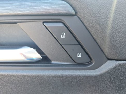 Used 2025 GMC Acadia Elevation image 31