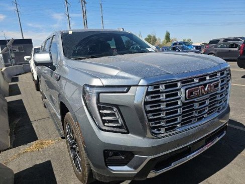 Used 2025 GMC Yukon XL Denali image 2