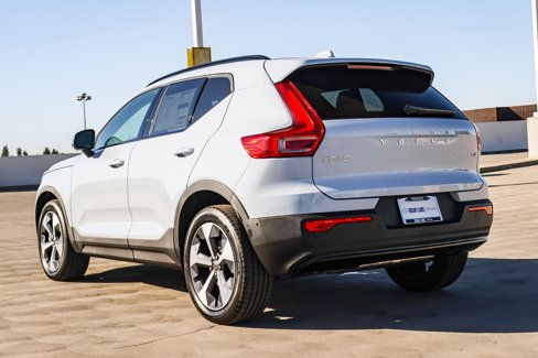 New 2026 Volvo XC40 B5 Plus w/ Protection Package Premier image 6