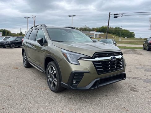 New 2025 Subaru Ascent Limited image 2