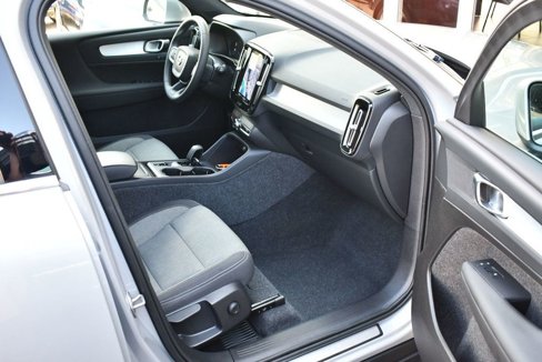 Used 2025 Volvo XC40 B5 Core image 45