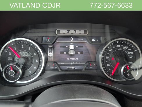 New 2026 RAM 1500 4x4 Crew Cab image 12