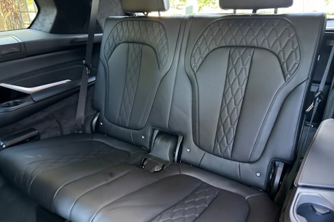 New 2026 BMW X7 M60i image 12