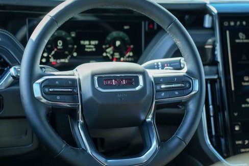 Used 2025 GMC Yukon Elevation image 40