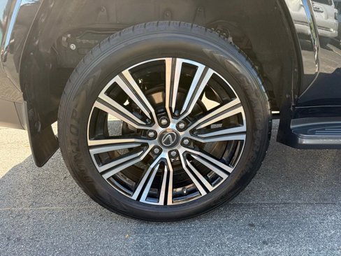 Used 2023 Lexus LX 600 4WD w/ Luxury Package image 27