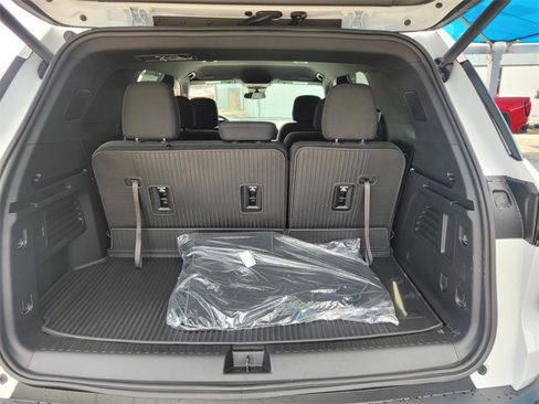 New 2026 Chevrolet Traverse LT w/ LPO, Floor Liner Package image 6
