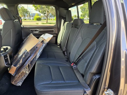 New 2026 RAM 1500 4x4 Crew Cab image 7
