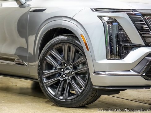 New 2026 Cadillac Vistiq Platinum w/ LPO, Floor Liner Package image 3