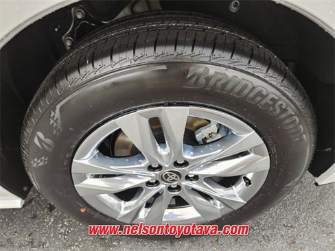 New 2025 Toyota Sienna XLE w/ XLE Plus Package image 9