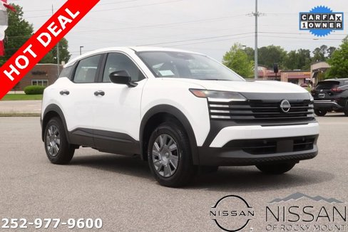 Used 2025 Nissan Kicks S image 1