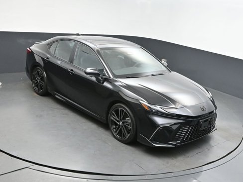 Used 2025 Toyota Camry XSE image 34