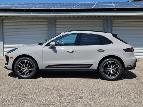 New 2026 Porsche Macan image 2