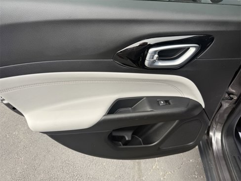 Certified 2022 Jeep Compass Limited image 28