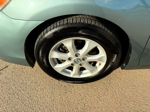 Used 2011 Toyota Camry LE image 9