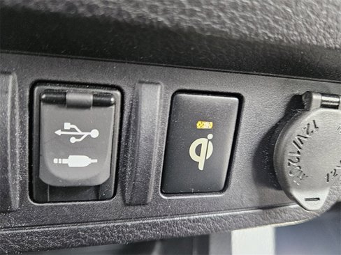 Used 2018 Toyota Tacoma TRD Sport image 32