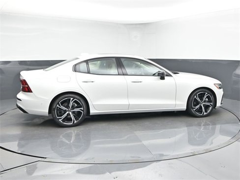 Used 2025 Volvo S60 B5 Plus w/ Climate Package image 8