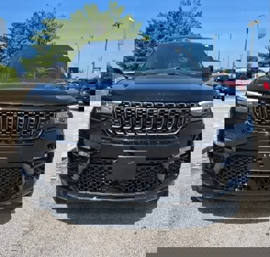 New 2025 Jeep Grand Cherokee Summit image 4
