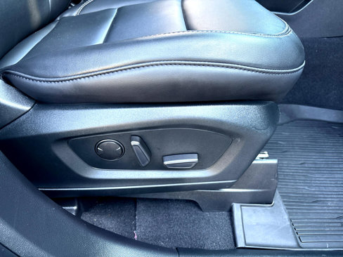 Used 2022 Ford Explorer XLT w/ Equipment Group 202A image 29
