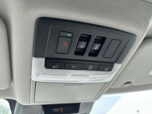 Used 2023 Nissan Rogue SV image 29