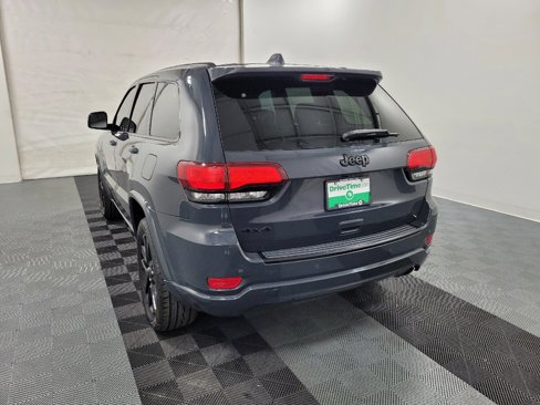 Used 2018 Jeep Grand Cherokee Altitude image 5