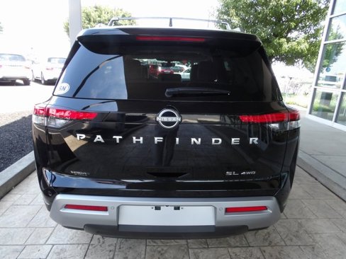 Certified 2024 Nissan Pathfinder SL image 6
