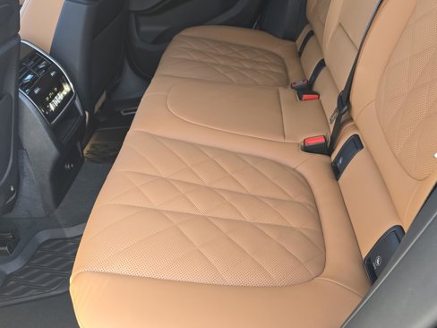 New 2026 BMW X6 M60i w/ Executive Package image 17