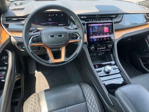 Used 2024 Jeep Grand Cherokee L Summit image 14