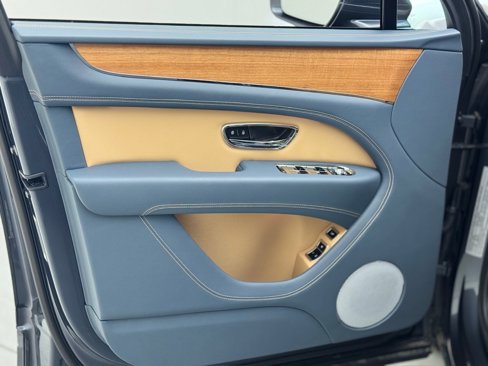 New 2024 Bentley Bentayga image 54