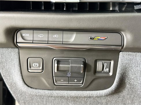 Used 2025 Cadillac Escalade ESV V image 21
