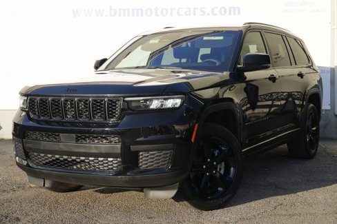 Used 2023 Jeep Grand Cherokee L Laredo image 2