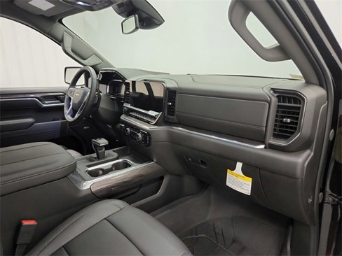Used 2025 Chevrolet Silverado 1500 LTZ image 32