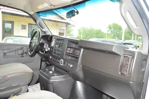 Used 2021 Chevrolet Express 2500 w/ Driver Convenience Package image 18