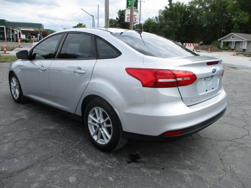 Used 2018 Ford Focus SE image 3