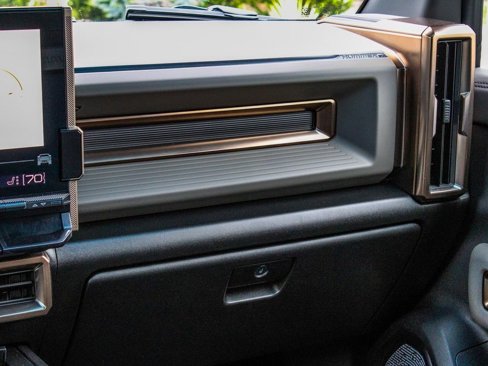 Used 2025 GMC Hummer EV 2X image 17